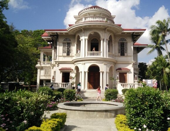 Molo Mansion